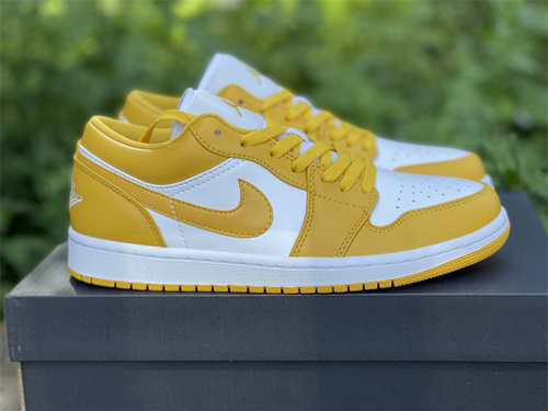 Original version_ AJ1 low_ white and yellow color matching_ the goods number 553558 171. Full code shipment 36 --- 45-950b73bf
